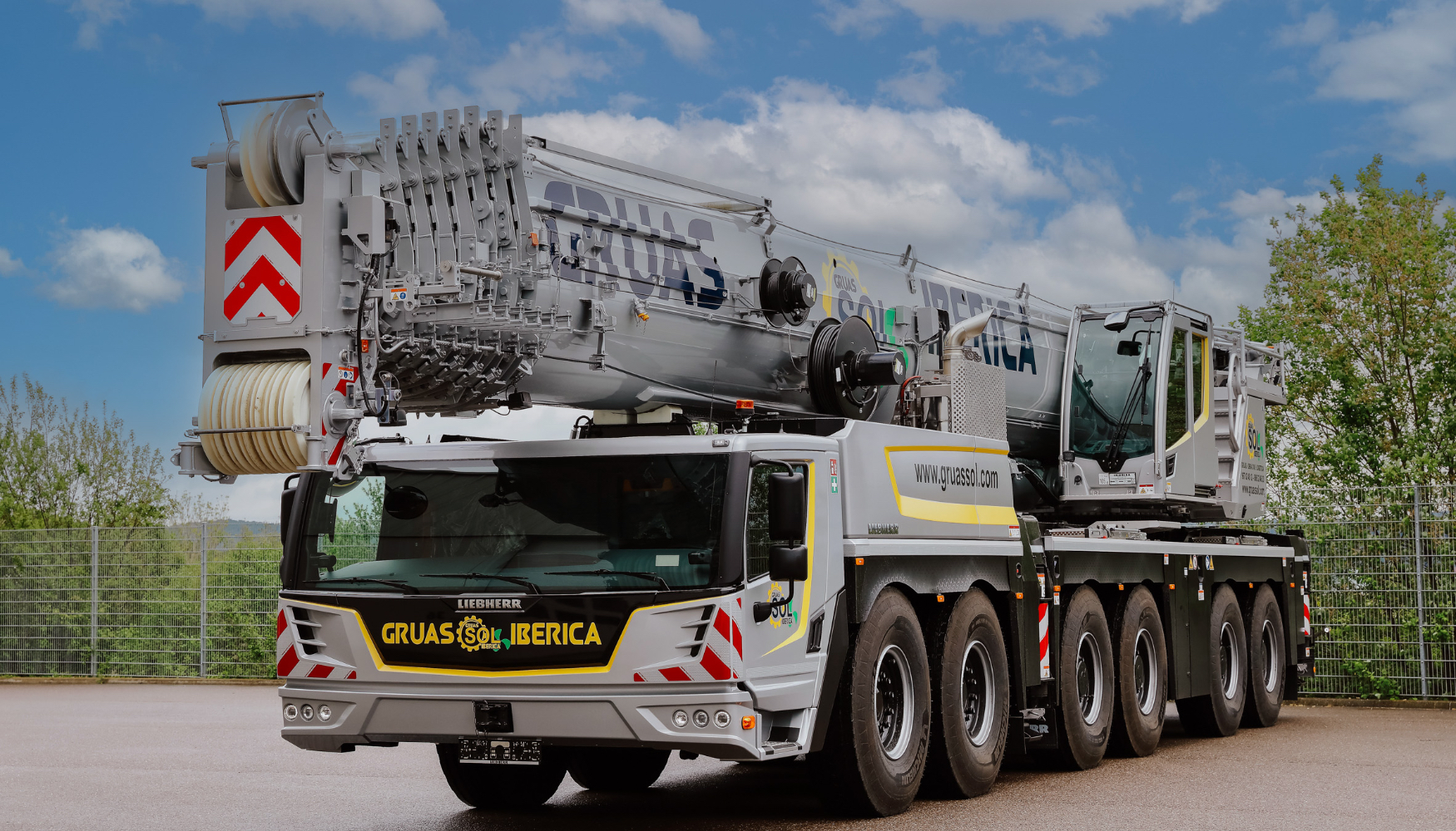 Grúa móvil Liebherr LTM 1300-6.4 incorporada a la flota de Grúas Sol